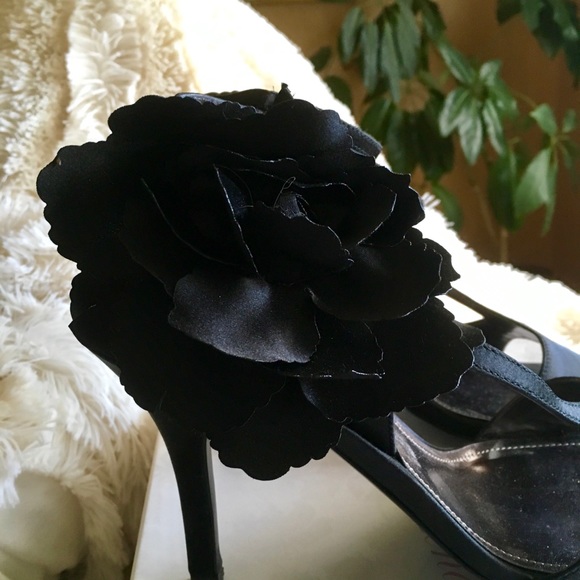 Lulu Townsend Antoinette BLACK 4” Anklet Heel with Flower size 9 EUC - Picture 3 of 8